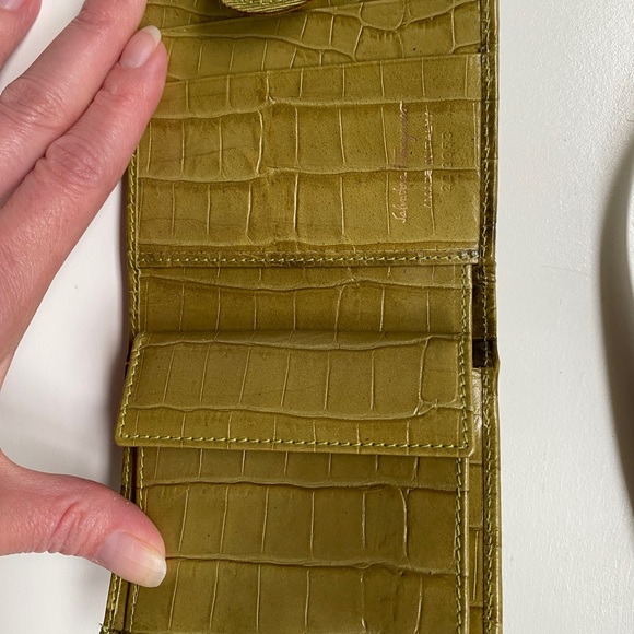 Vintage Salvatore Ferragamo ribbon wallet - Picture 4 of 7